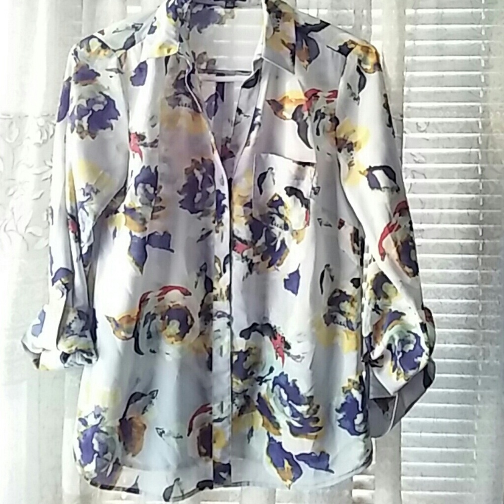 The limited floral blouse